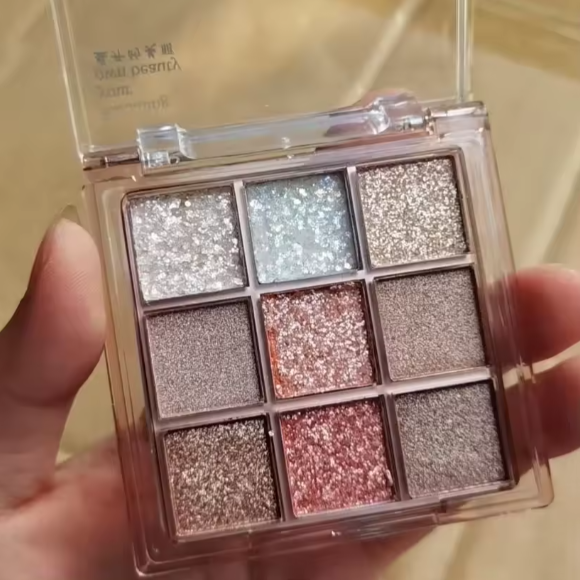 DIKALU 9 Colors Eyeshadow Palette